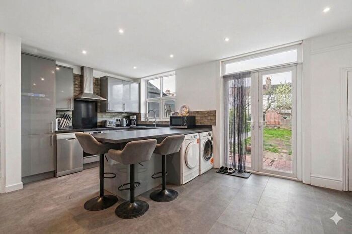 3 Bedroom Terraced House For Sale In Shirley Road, Croydon, London, CR0