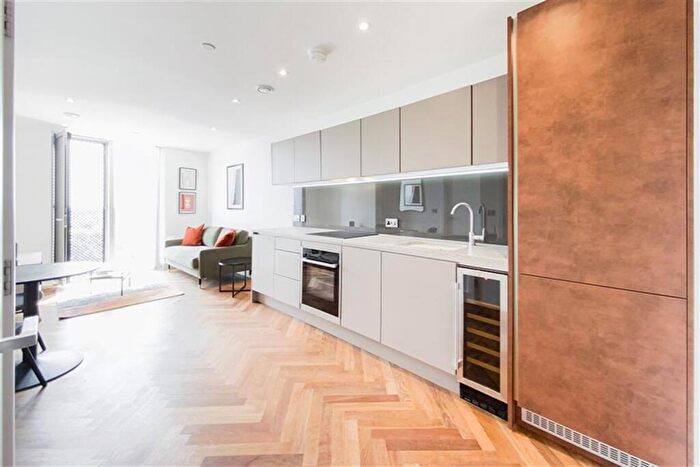 1 Bedroom Apartment To Rent In East Tower, Owen Street, M15