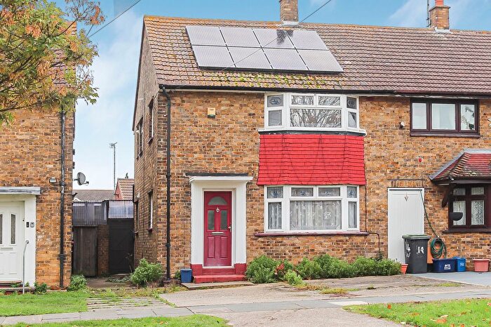 3 Bedroom Semi-Detached House To Rent In Whittingham Avenue, Southend-On-Sea, SS2