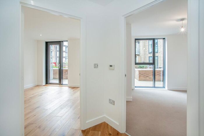 1 Bedroom Flat To Rent In City Mills, Lee Street, Haggerston, E8