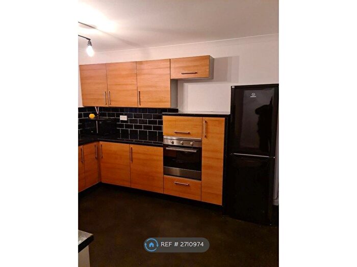 3 Bedroom Flat To Rent In Sunnyside Street, Falkirk, FK1