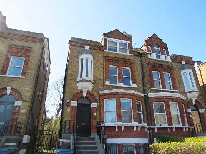 Studio To Rent In The Gardens, East Dulwich, London, SE22