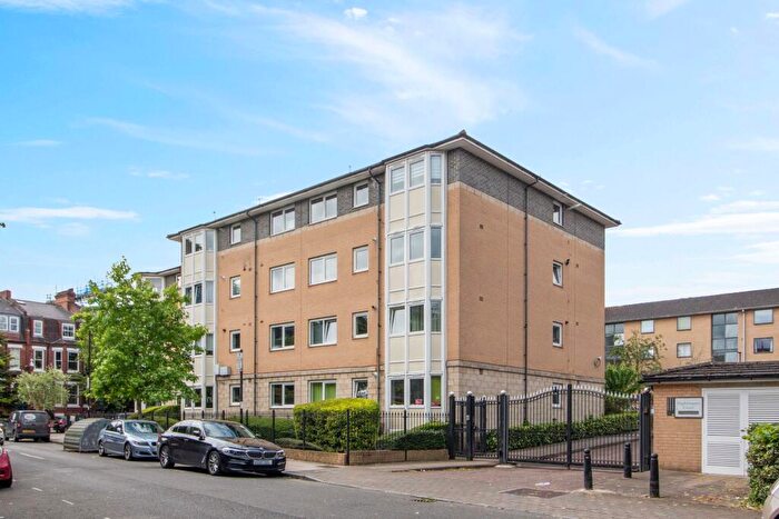 1 Bedroom Flat For Sale In Tollington Park, Nightingale Court, N4