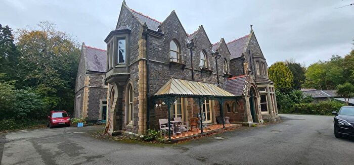 2 Bedroom Flat To Rent In Bronpadarn Mansion, Llanbadarn, SY23