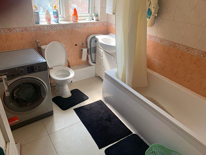 4 Bedroom Terraced House To Rent In Fullwell Avenue, Ilford, Clayhall, Barkingside, Ig2