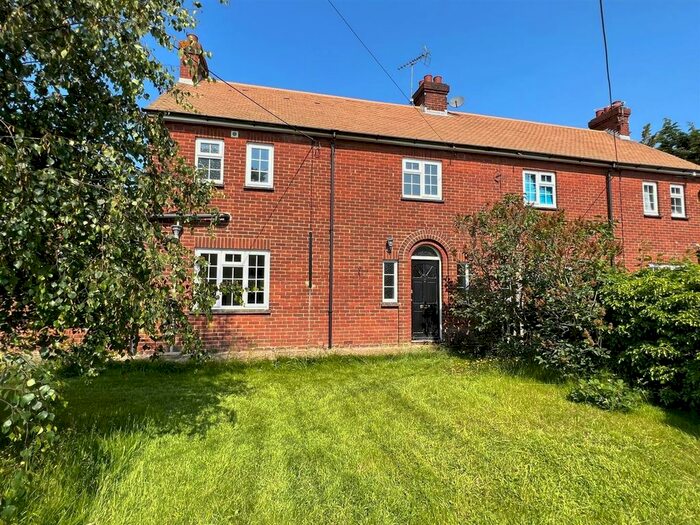 3 Bedroom Semi-Detached House To Rent In Lewson Street, Norton, Sittingbourne, ME9