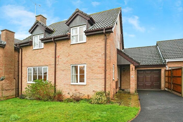 4 Bedroom Link Detached House For Sale In Wheatway, Gloucester, Gloucestershire, GL4