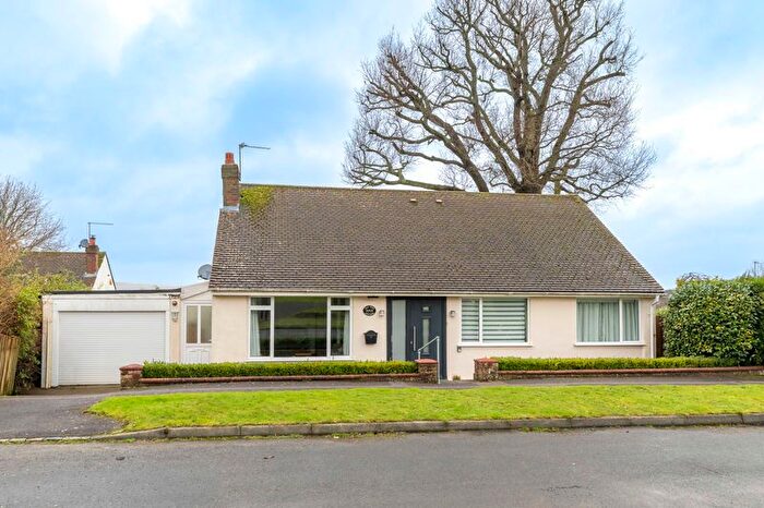 3 Bedroom Detached Bungalow For Sale In Elim Court Gardens, Crowborough, TN6