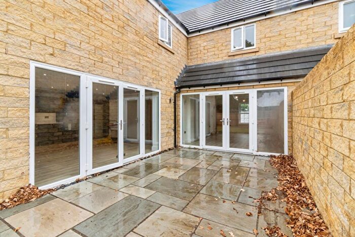 3 Bedroom Semi-Detached House For Sale In High Street, Stanion, Kettering, NN14