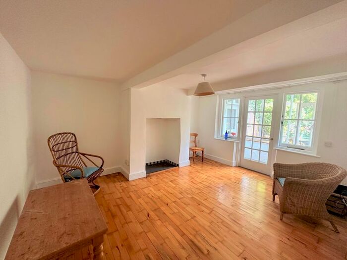 1 Bedroom Flat To Rent In Hadley Highstone, Barnet, EN5