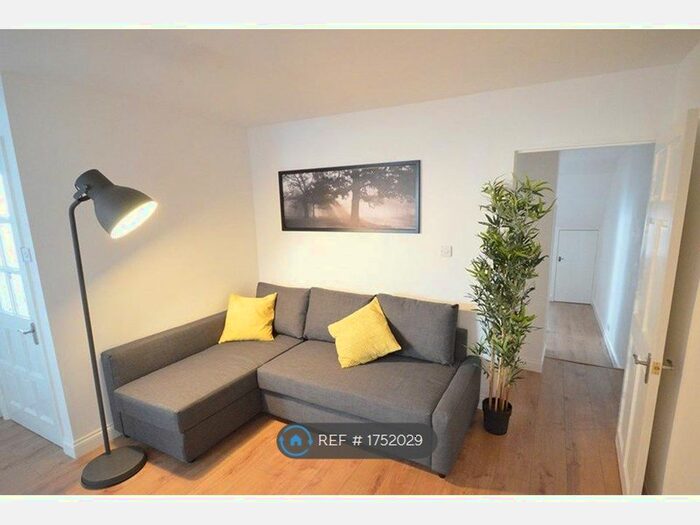 3 Bedroom Flat To Rent In Queen Street, Eastville, Bristol, BS5