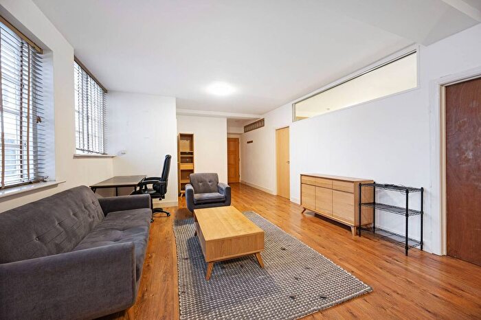 3 Bedroom Flat For Sale In Fairclough Street, Tower Hamlets, London, E1