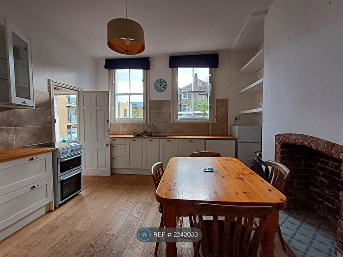 1 Bedroom Flat To Rent In Packington Street, London, N1