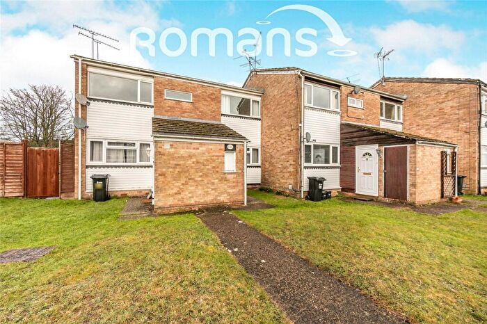 2 Bedroom Flat To Rent In Wallace Close, Woodley, Reading, RG5