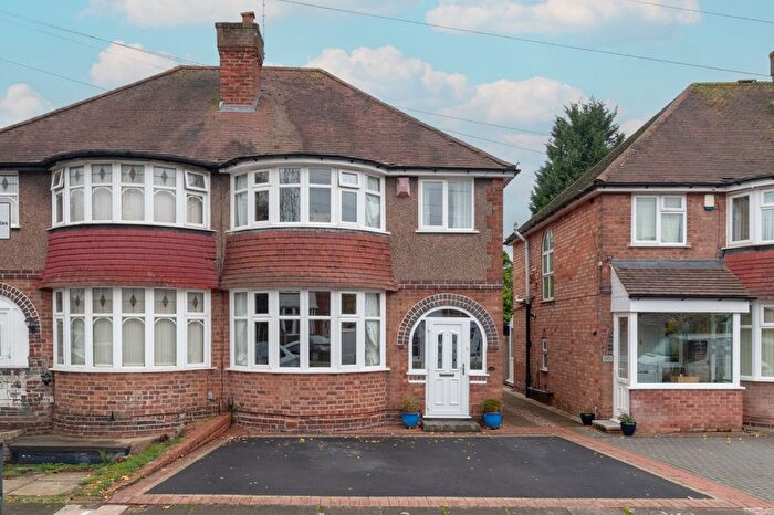3 Bedroom Semi Detached House For Sale In Stonor Road, Birmingham, West Midlands, B28
