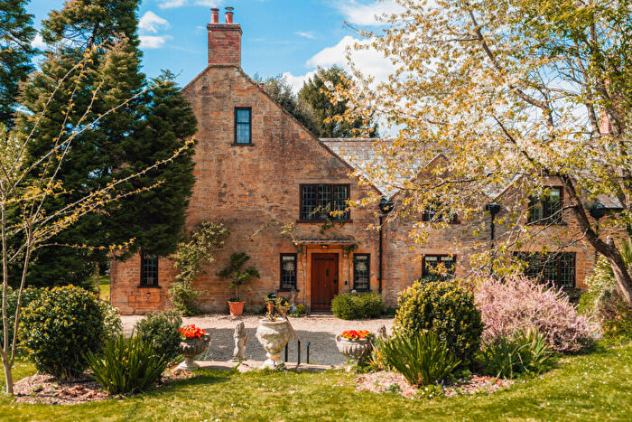 4 Bedroom Country House For Sale In Courthayes, Yeovil, BA22