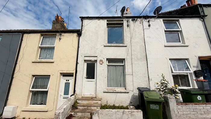 2 Bedroom Terraced House For Sale In Sandown Road, Hastings, TN35