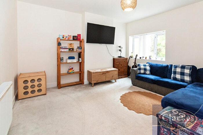 2 Bedroom Apartment For Sale In Wimborne Road, Bournemouth, BH9