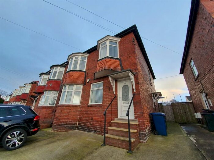 3 Bedroom Flat To Rent In Ovington Grove, Fenham, NE5