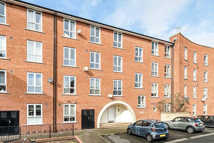 1 Bedroom Flat For Sale In Garter Way, Canada Water, SE16