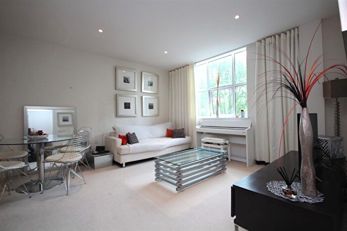 1 Bedroom Flat To Rent In Bromyard House, Bromyard Avenue, W3