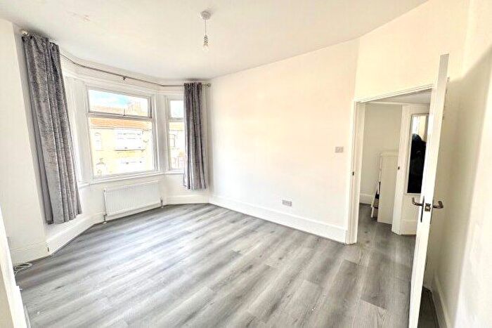 2 Bedroom Flat To Rent In Plashet Grove, London, E6