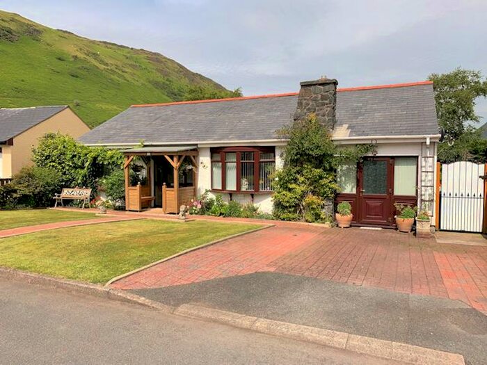 2 Bedroom Detached Bungalow For Sale In Tan Y Fedw, Abergynolwyn, LL36