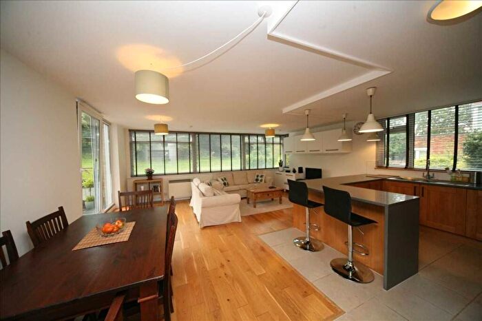 3 Bedroom Flat To Rent In Druid Woods, Avon Way, Bristol, BS9