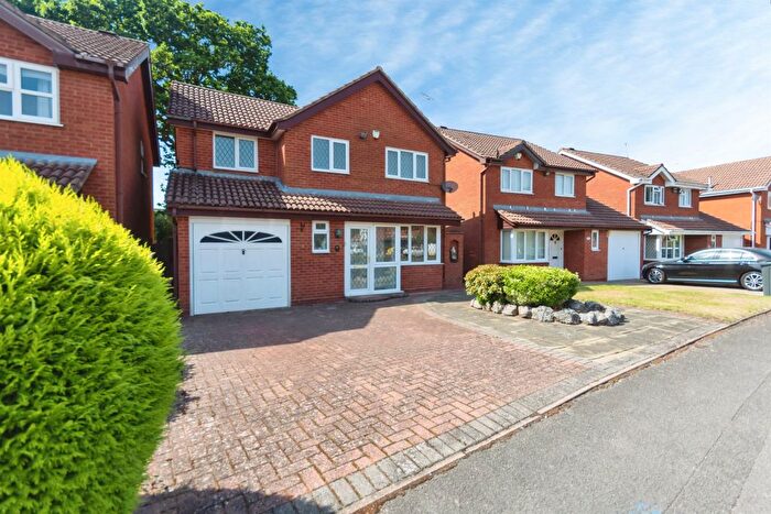 4 Bedroom Detached House For Sale In Newey Road, Birmingham, B28