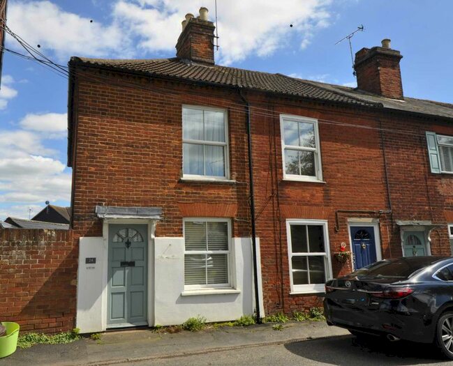 2 Bedroom Cottage To Rent In Wycombe Road, Marlow, SL7
