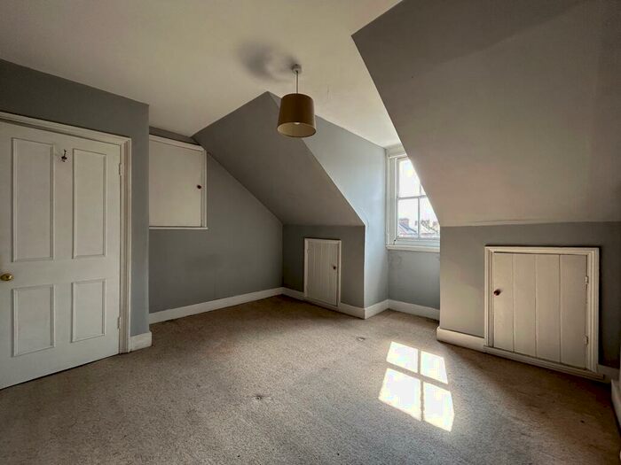 1 Bedroom Flat To Rent In Crouch Hill, Stroud Green, London, N4