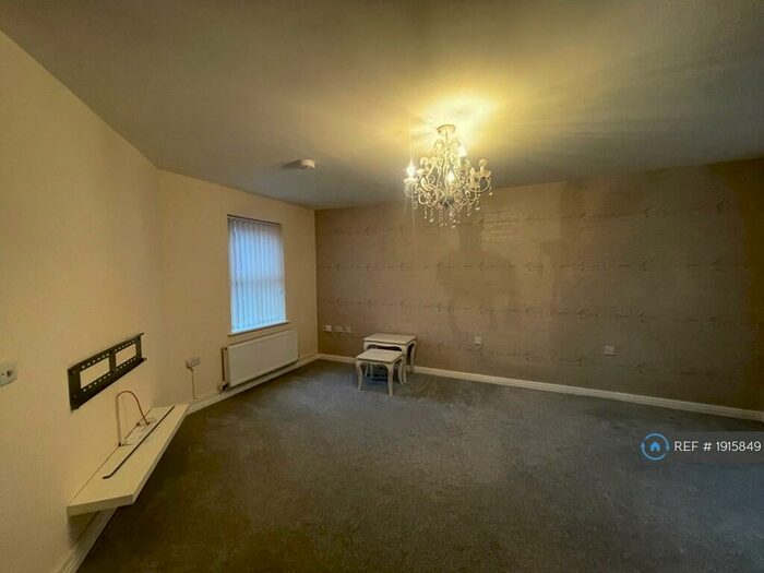 3 Bedroom Semi-Detached House To Rent In Becks Close, Birstall, Leicester, LE4