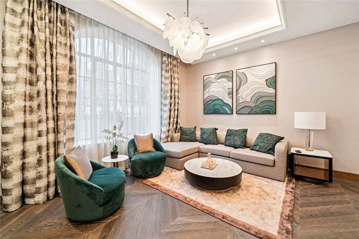 2 Bedroom Flat To Rent In Chesterfield Hill, London, W1J