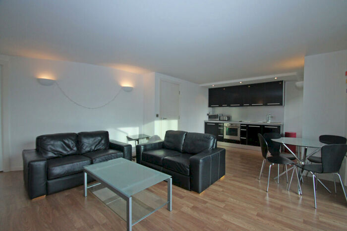 2 Bedroom Flat To Rent In West Point, Wellington Street, Leeds, Uk, LS1