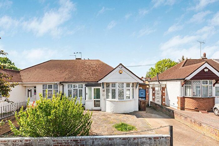 3 Bedroom Semi Detached Bungalow For Sale In Parkfield Road, Feltham, TW13