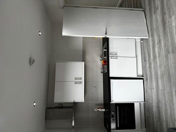1 Bedroom Flat To Rent In Kirkgate, Wakefield, West Yorkshire, WF1