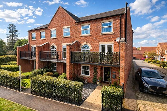 4 Bedroom Terraced House For Sale In Kinross Road, Greylees, Sleaford, Lincolnshire, NG34