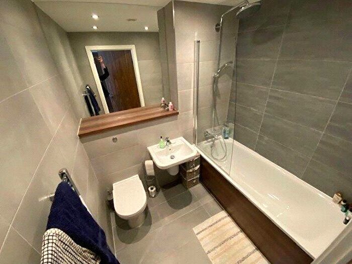 2 Bedroom Apartment To Rent In Wilburn Basin, Ordsall Lane, Salford, M5