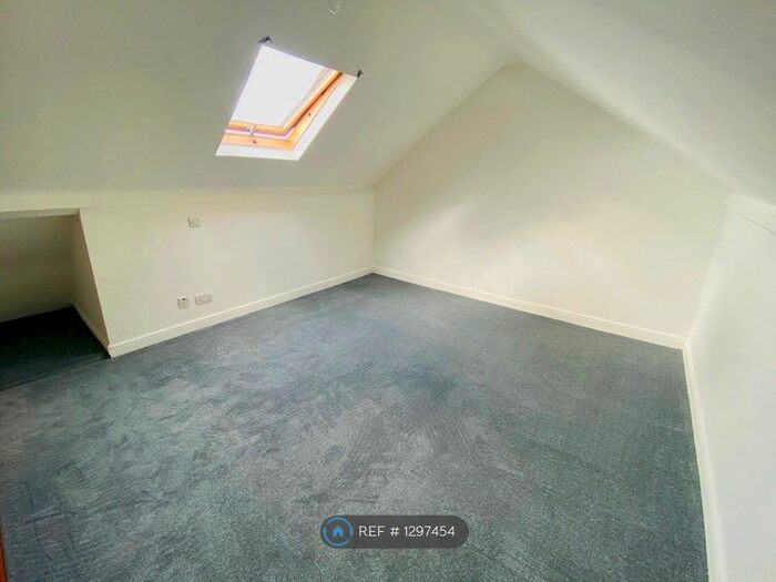 1 Bedroom Flat To Rent In Hither Green Lane, London SE13