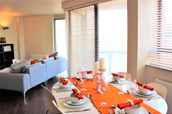 2 Bedroom Apartment To Rent In City Road, Old Street, London, EC1V