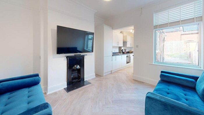 4 Bedroom House To Rent In Carholme Road, Lincoln, LN1
