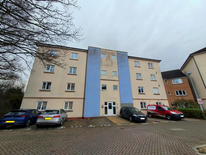 2 Bedroom Flat To Rent In Whistle Road, Mangotsfield, Bristol, BS16
