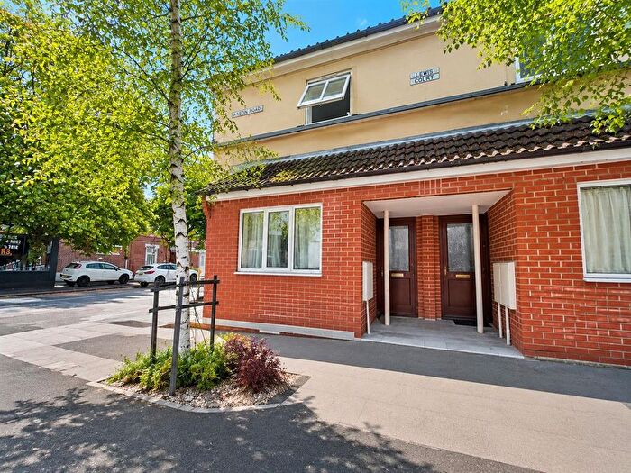 3 Bedroom Semi Detached House To Rent In Angel Road, Norwich, NR3
