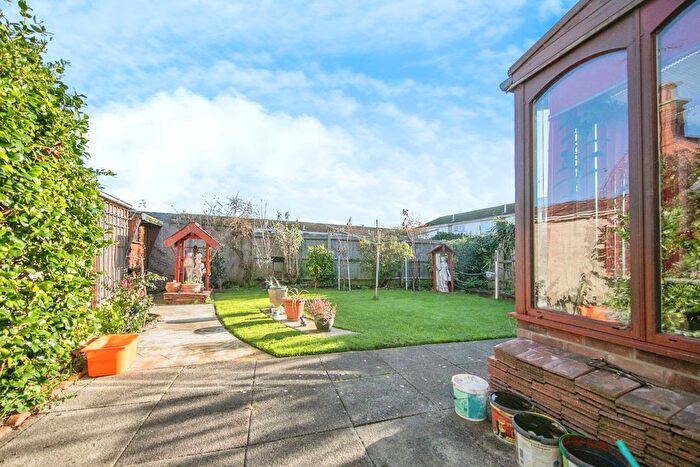 3 Bedroom Bungalow For Sale In Mersea Road, Colchester, Essex, CO2