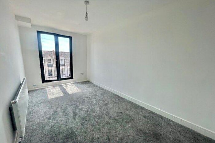 2 Bedroom Flat To Rent In Christchurch Road, Bournemouth, BH1