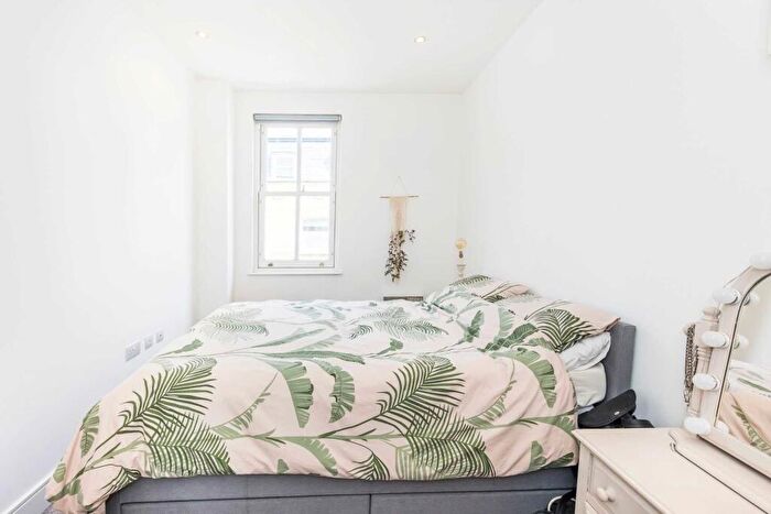 2 Bedroom Apartment To Rent In Kingsland Passage, Dalston Junction, E8