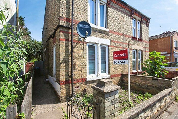4 Bedroom Semi-Detached House For Sale In St. Martins Street, Peterborough, PE1