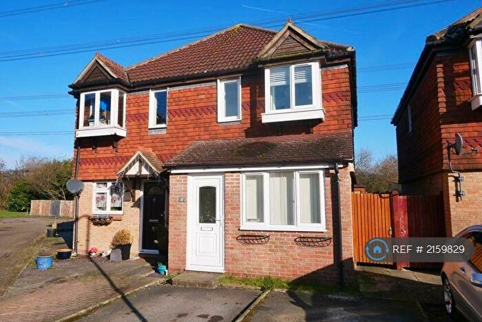 2 Bedroom Semi-Detached House To Rent In Washford Glen, Didcot, OX11