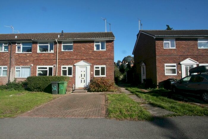 2 Bedroom Flat To Rent In Penrith Road, Kings Furlong, Basingstoke, RG21