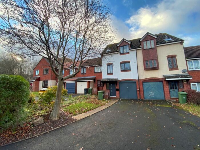3 Bedroom Terraced House To Rent In Debdale Avenue, Lyppard Woodgreen, Worcester WR4